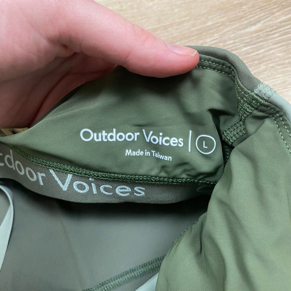 NWT Outdoor Voices Zoom 8” Bodysuit Women's L Color Sandstone/ Tea Tree - Picture 4 of 6